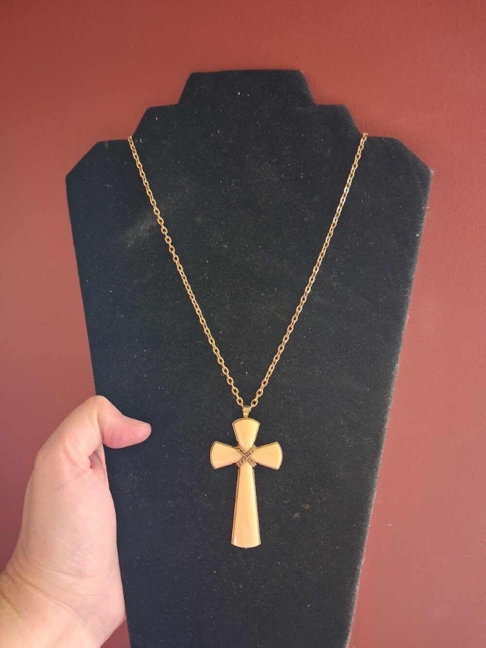 26 inch Avon Cross necklace
